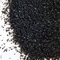 120屑に砂を吹き付ける黒い色の酸化アルミニウム